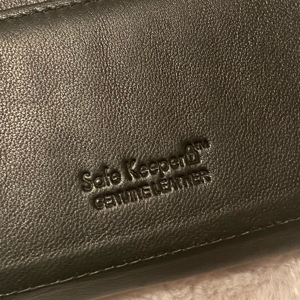 Bi-Fold Wallet With Rifd-Blocking Technology - image 3